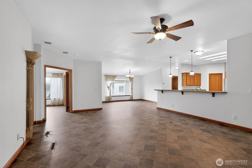 Property photo for 402 Parrish Road, Sequim photo 11