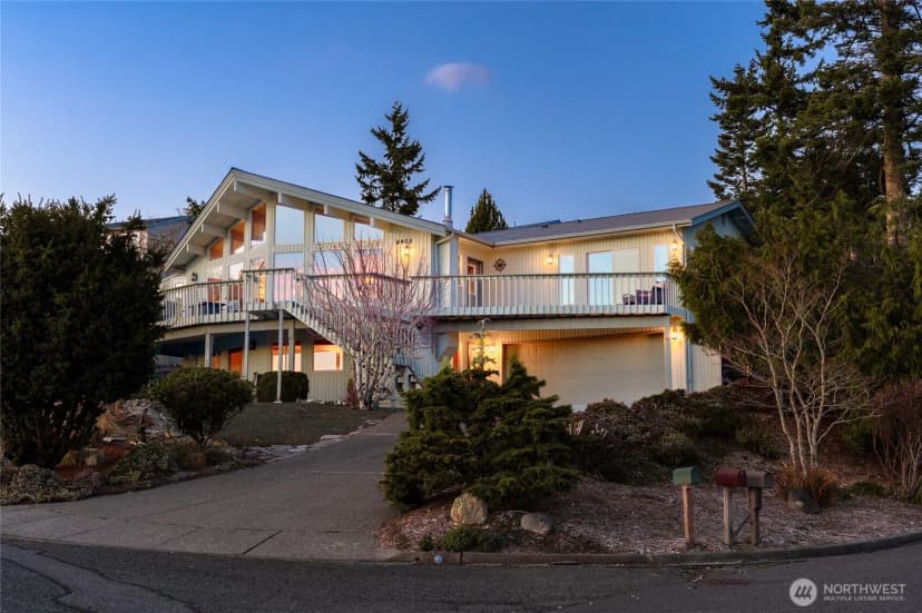 Property photo for 4402 Bryce Drive, Anacortes