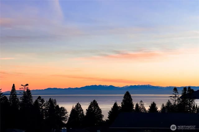 Property photo for 4402 Bryce Drive, Anacortes photo 5