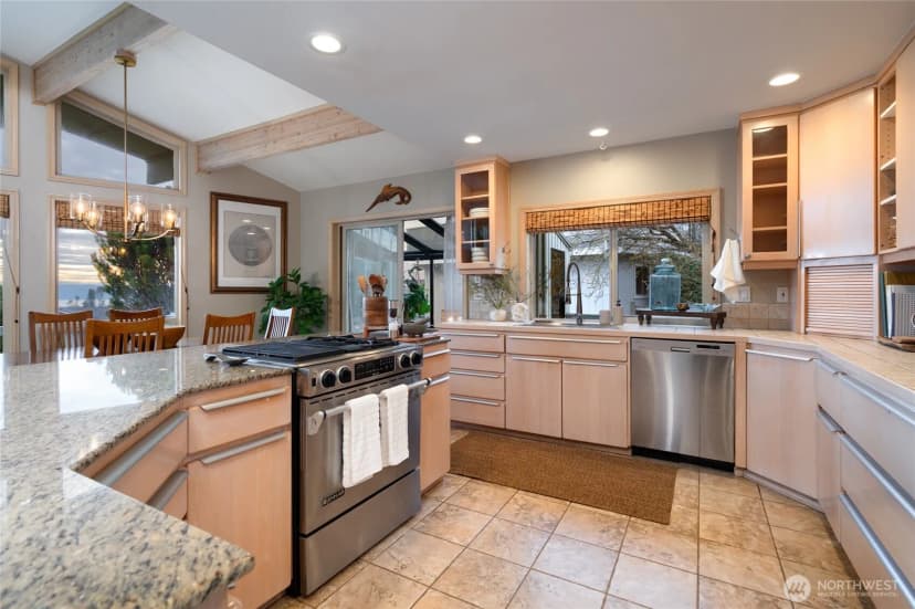 Property photo for 4402 Bryce Drive, Anacortes photo 11