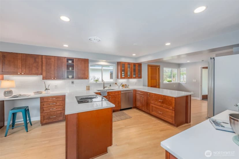 Property photo for 3744 Ne 165th Street, Lake Forest Park photo 7