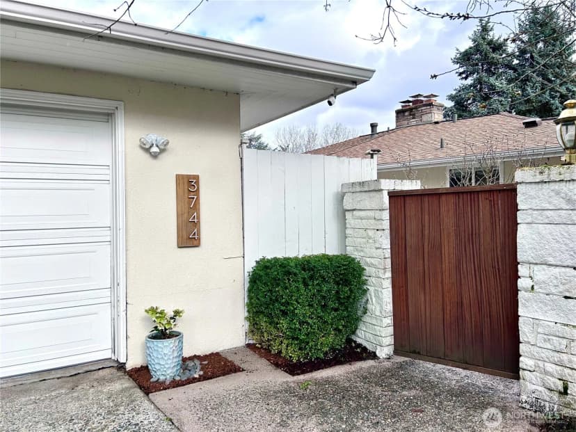 Property photo for 3744 Ne 165th Street, Lake Forest Park photo 40