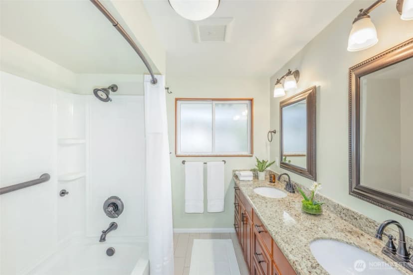 Property photo for 3744 Ne 165th Street, Lake Forest Park photo 19
