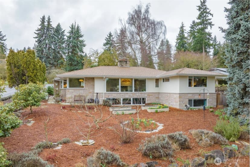 Property photo for 3744 Ne 165th Street, Lake Forest Park