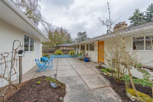 Property photo for 3744 Ne 165th Street, Lake Forest Park photo 2