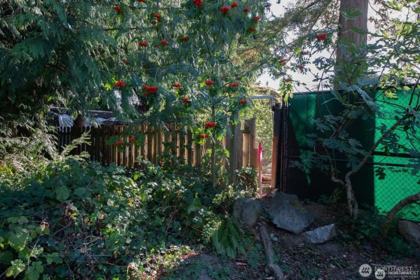 Property photo for 1111 1st Avenue Ne, Seattle photo 17