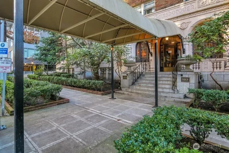 Property photo for 1017 Minor Avenue #1303, Seattle photo 2