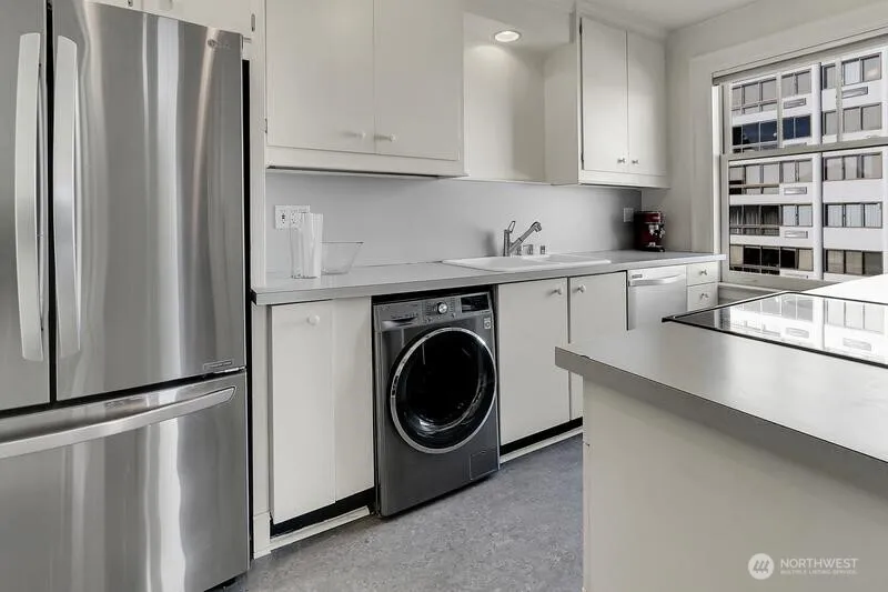 Property photo for 1017 Minor Avenue #1303, Seattle photo 9