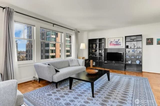 Property photo for 1017 Minor Avenue #1303, Seattle photo 5