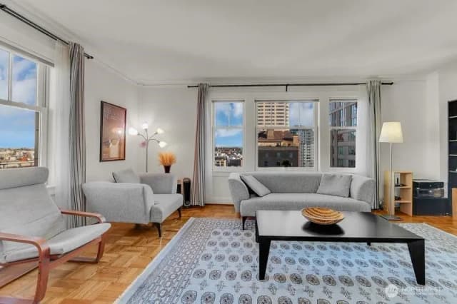 Property photo for 1017 Minor Avenue #1303, Seattle photo 4