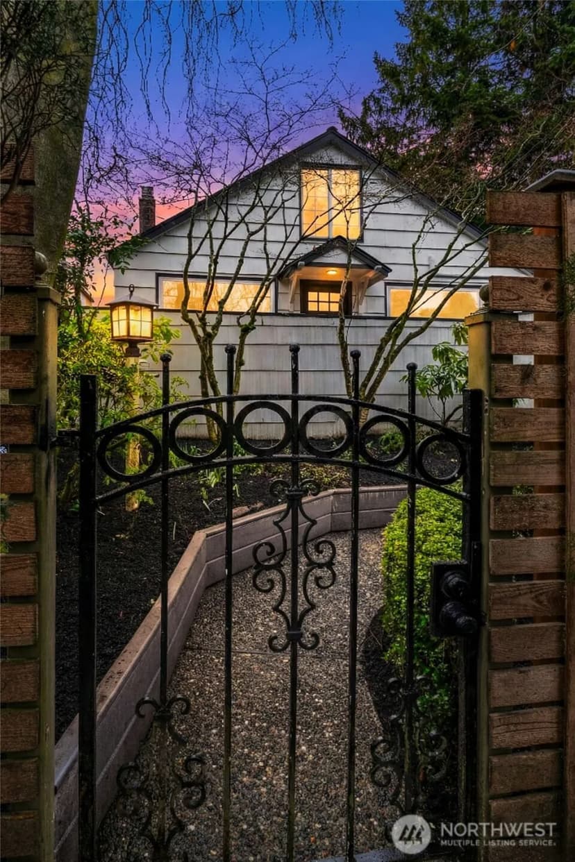 Property photo for 3234 35th Avenue W, Seattle photo 2
