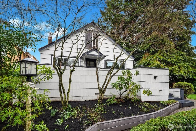 Property photo for 3234 35th Avenue W, Seattle photo 14