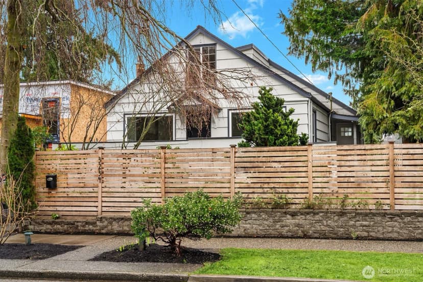 Property photo for 3234 35th Avenue W, Seattle photo 12
