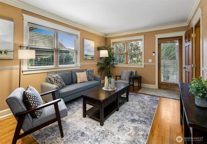 Property photo for 3532 Meridian Avenue N, Seattle photo 15