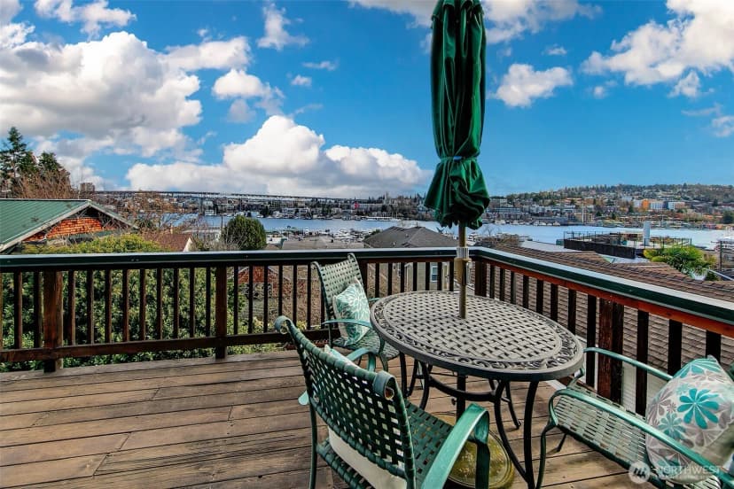 Property photo for 3532 Meridian Avenue N, Seattle photo 24