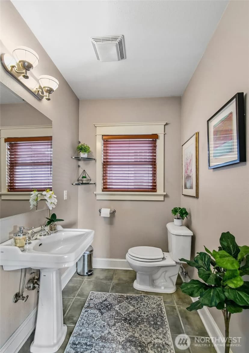 Property photo for 3532 Meridian Avenue N, Seattle photo 13