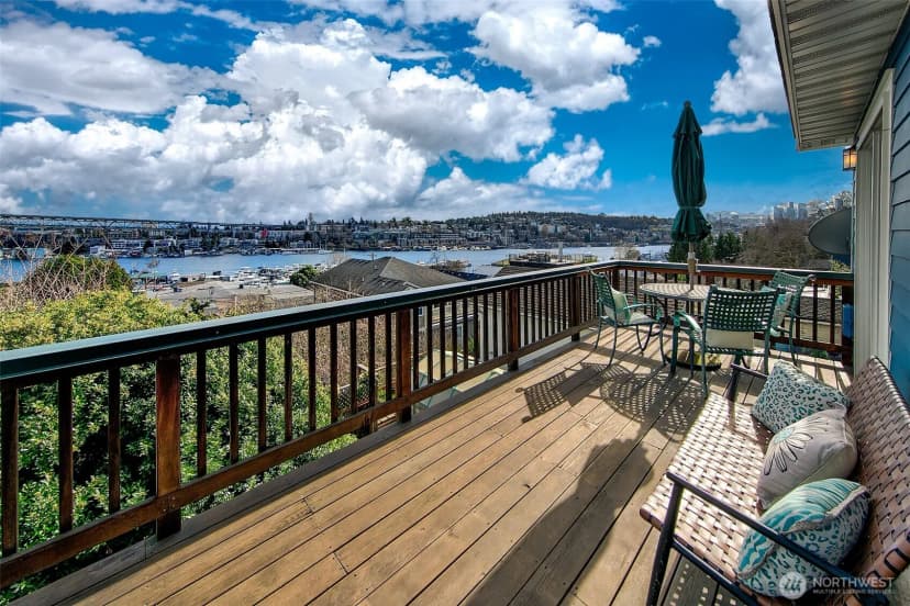 Property photo for 3532 Meridian Avenue N, Seattle photo 23