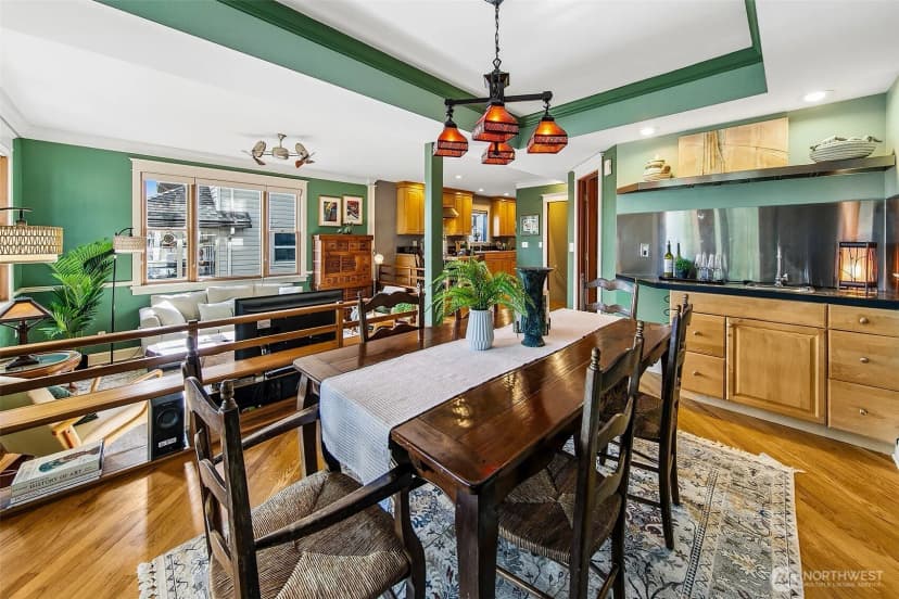 Property photo for 3532 Meridian Avenue N, Seattle photo 6