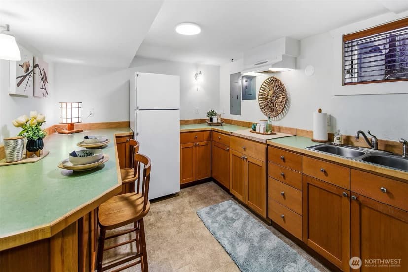 Property photo for 3532 Meridian Avenue N, Seattle photo 31