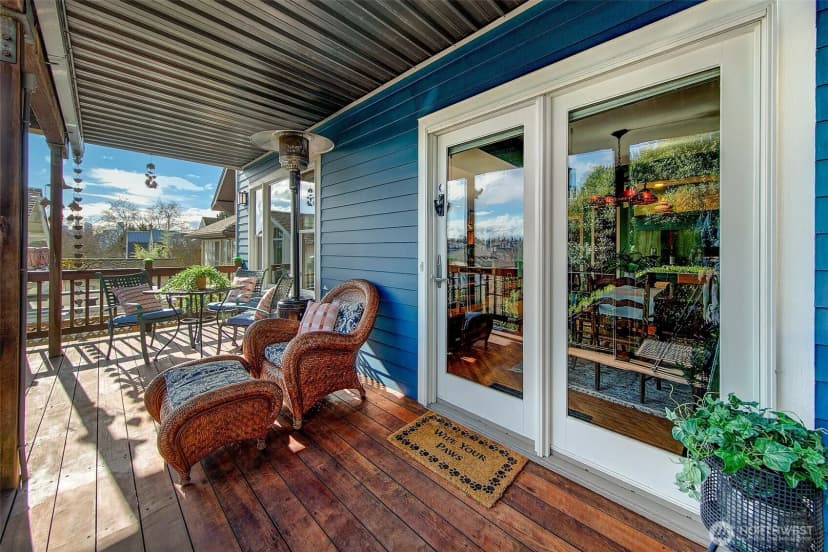 Property photo for 3532 Meridian Avenue N, Seattle photo 11