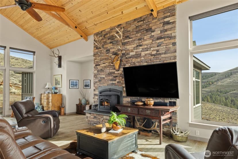 Property photo for 6083 Secret Canyon Road, Ellensburg photo 11