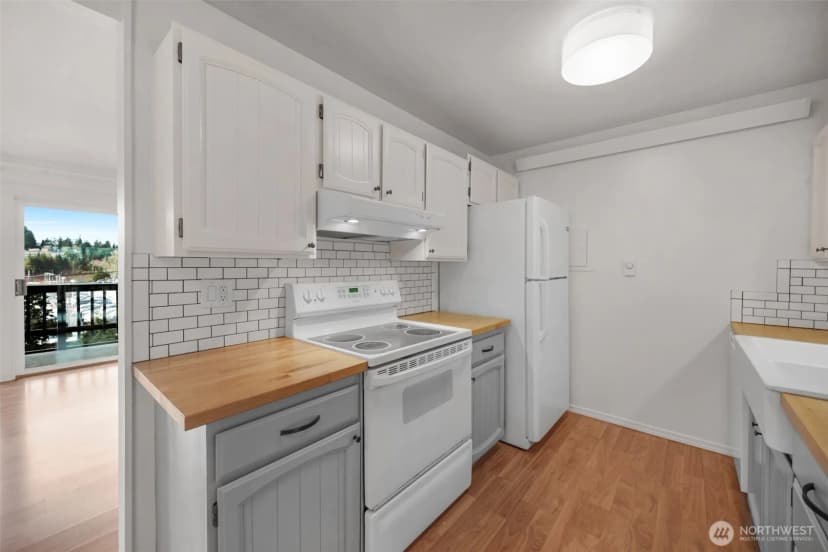 Property photo for 2500 81st Avenue Se #118, Mercer Island photo 6