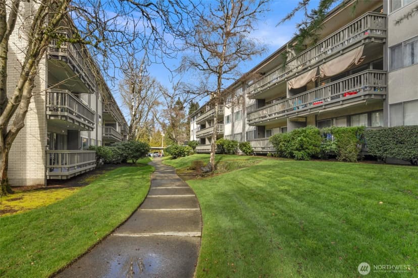 Property photo for 2500 81st Avenue Se #118, Mercer Island photo 32