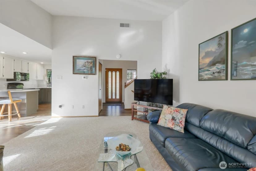 Property photo for 16714 Broadway Avenue, Snohomish photo 5