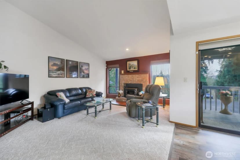 Property photo for 16714 Broadway Avenue, Snohomish photo 6