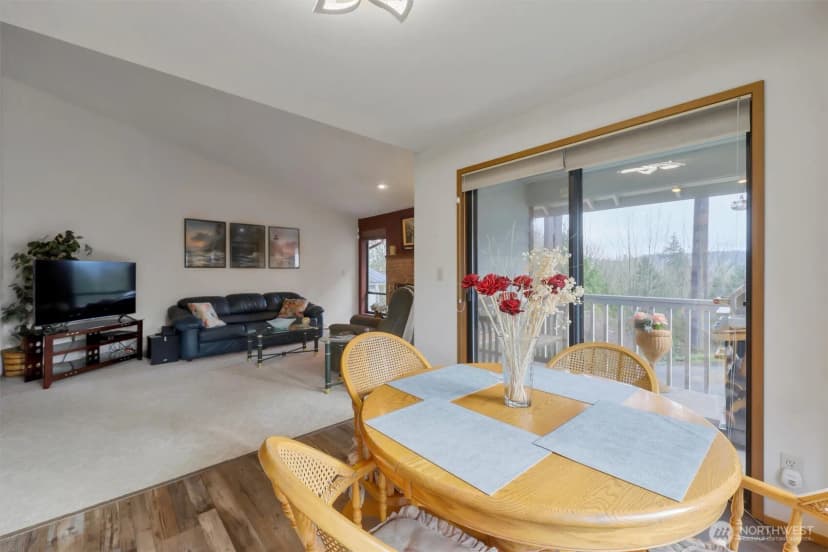 Property photo for 16714 Broadway Avenue, Snohomish photo 9