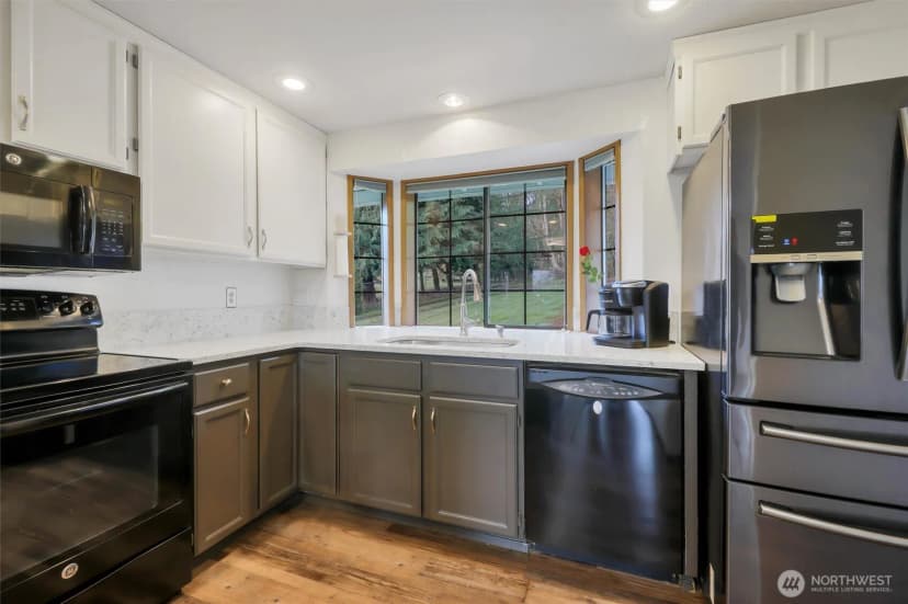 Property photo for 16714 Broadway Avenue, Snohomish photo 14