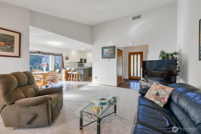 Property photo for 16714 Broadway Avenue, Snohomish photo 4