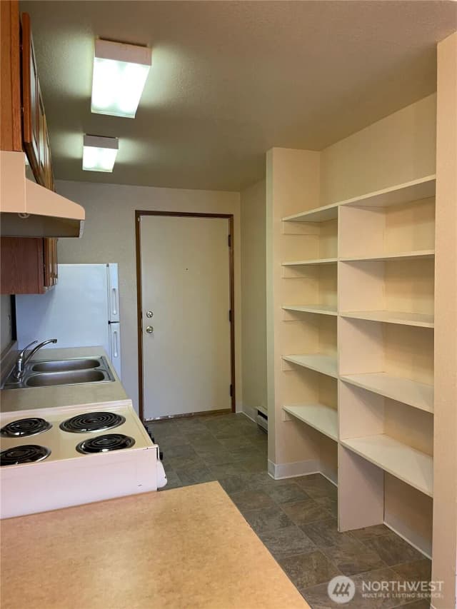 Property photo for 15043 8th Avenue S, Burien photo 4