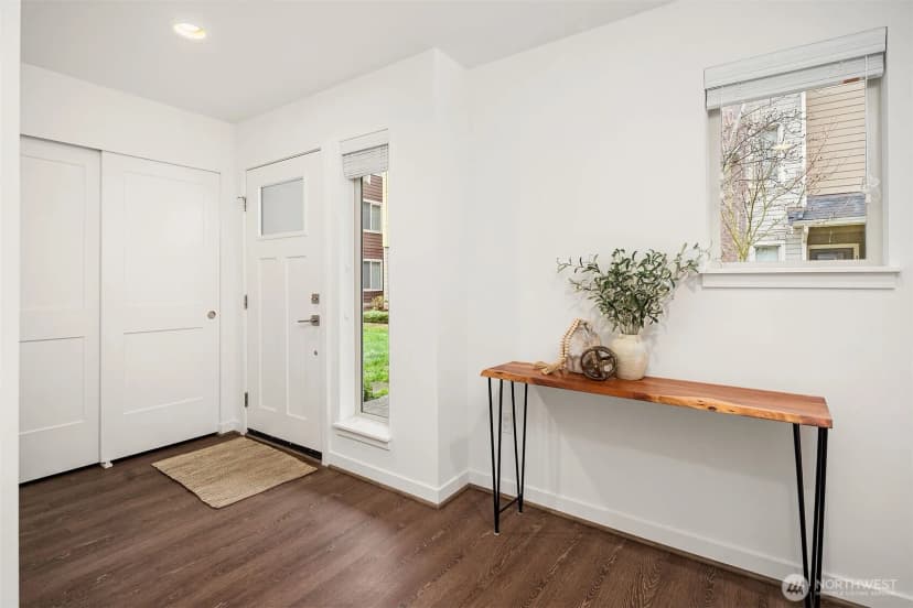 Property photo for 15711 Ne 14th Alley, Bellevue photo 19