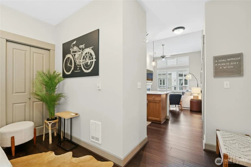 Property photo for 1840 25th Avenue Ne #411, Issaquah photo 11