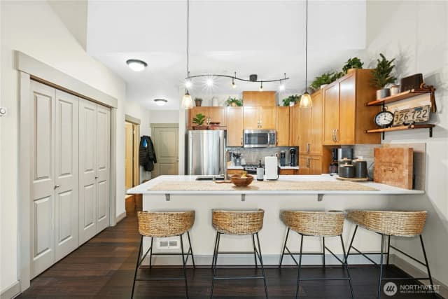 Property photo for 1840 25th Avenue Ne #411, Issaquah photo 5