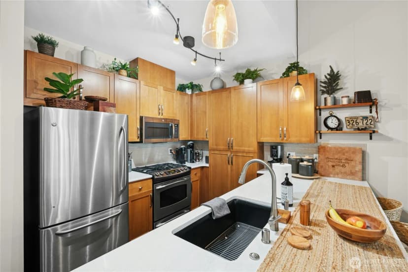 Property photo for 1840 25th Avenue Ne #411, Issaquah photo 9