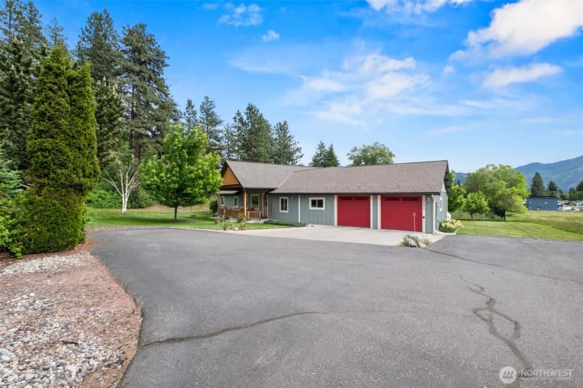 Property photo for 12285 Village View Drive, Leavenworth photo 2
