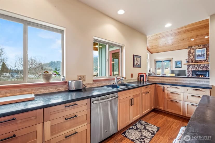 Property photo for 12285 Village View Drive, Leavenworth photo 15
