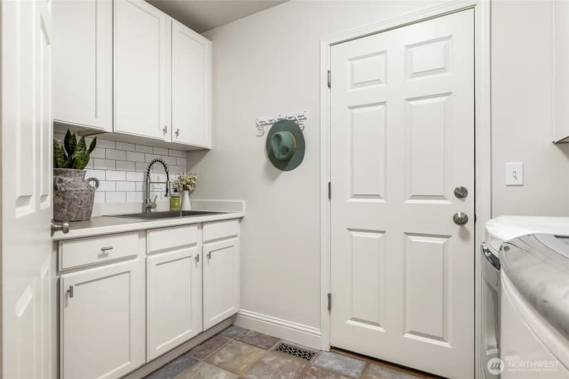 Property photo for 6211 247th Avenue Ne, Redmond photo 25