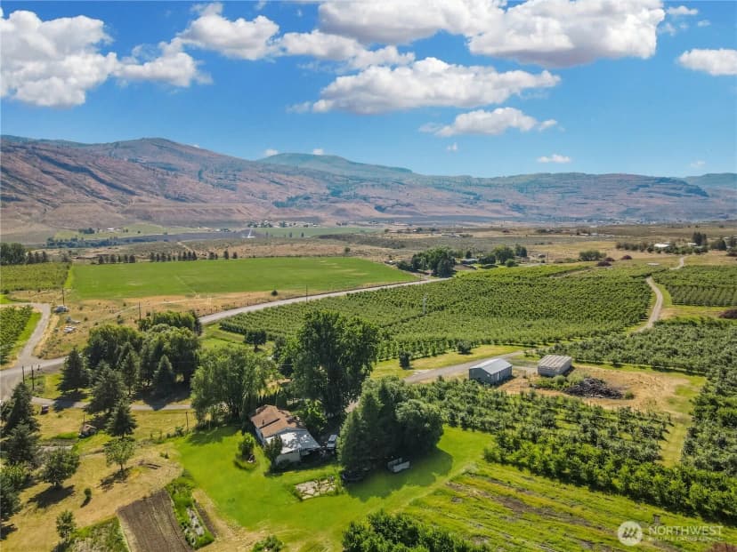 Property photo for 223 Old Riverside Hwy, Omak photo 2