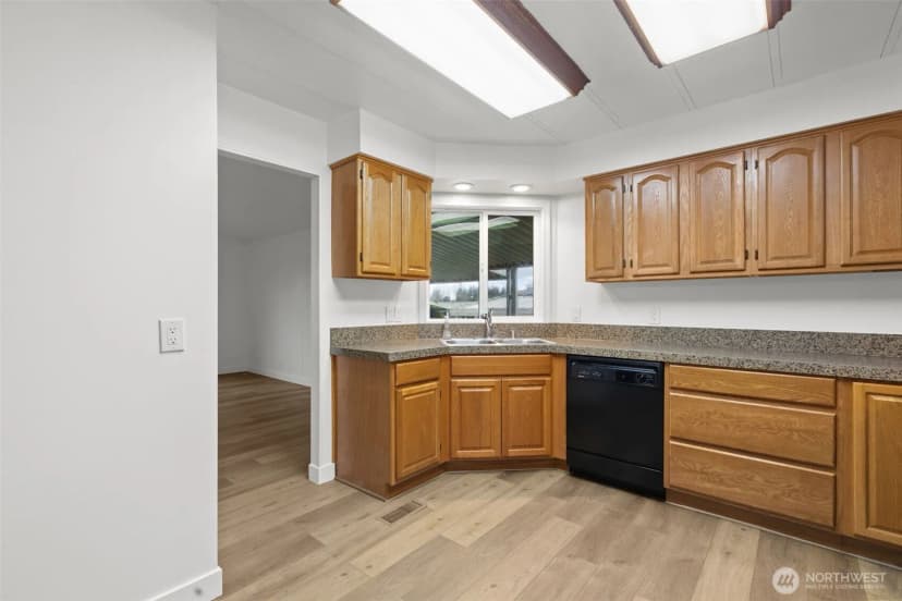 Property photo for 11436 Se 208th Street #7, Kent photo 8