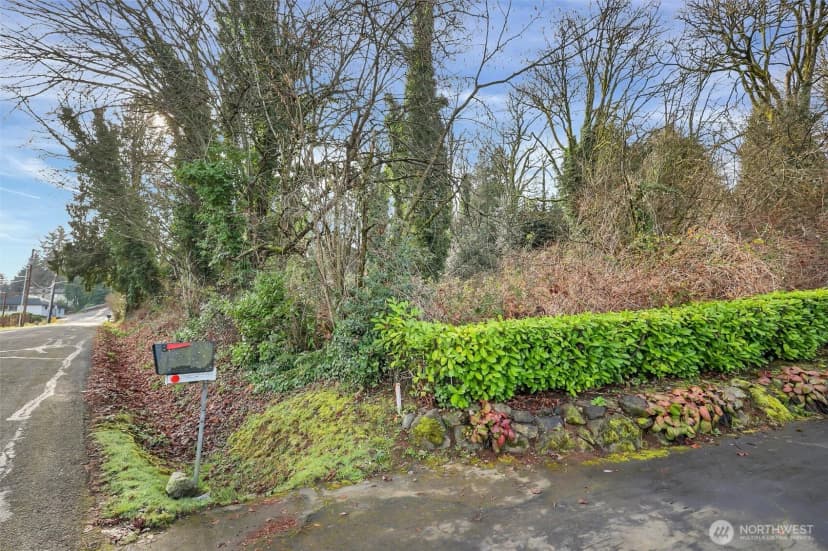 Property photo for 140 Xx 56th Avenue S, Tukwila photo 17