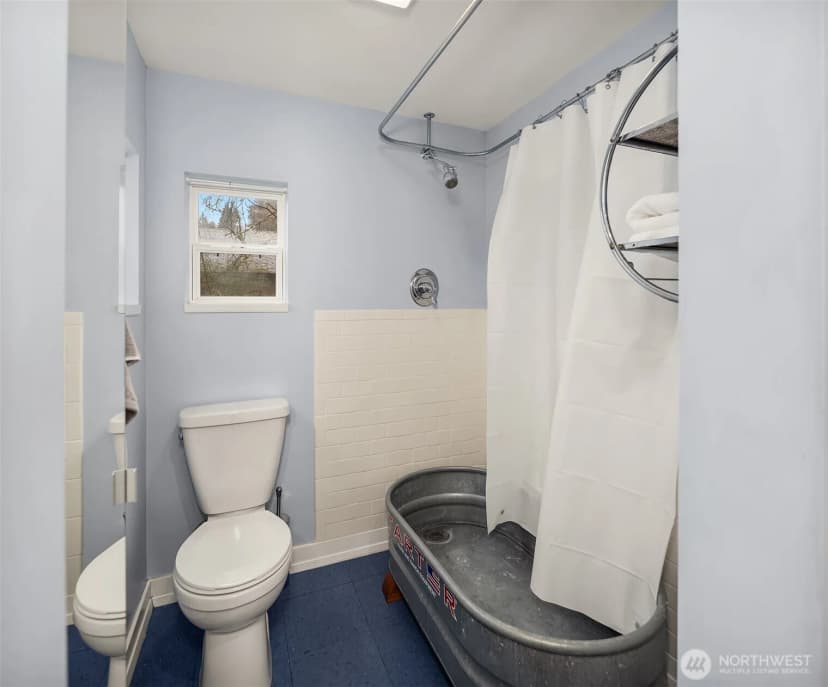 Property photo for 18228 11th Avenue Ne, Shoreline photo 37