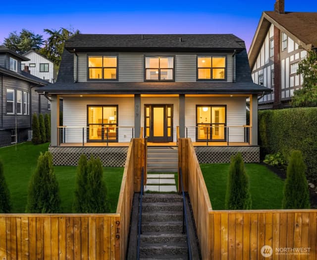 Property photo for 919 23rd Avenue E #a, Seattle photo 3