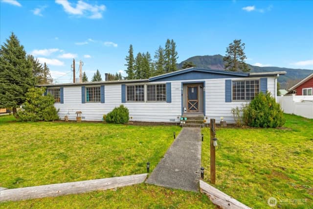 Property photo for 840 Madison Avenue, Darrington photo 2