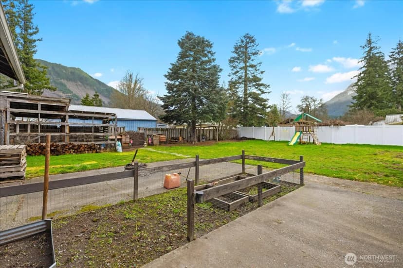Property photo for 840 Madison Avenue, Darrington photo 30