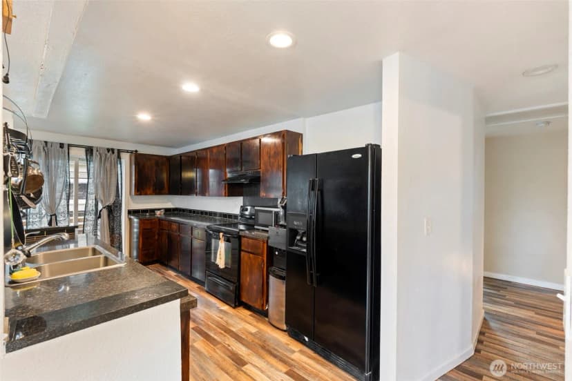 Property photo for 1025 E St, Centralia photo 13
