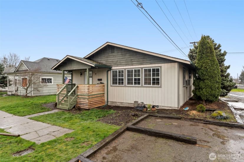 Property photo for 1025 E St, Centralia photo 3