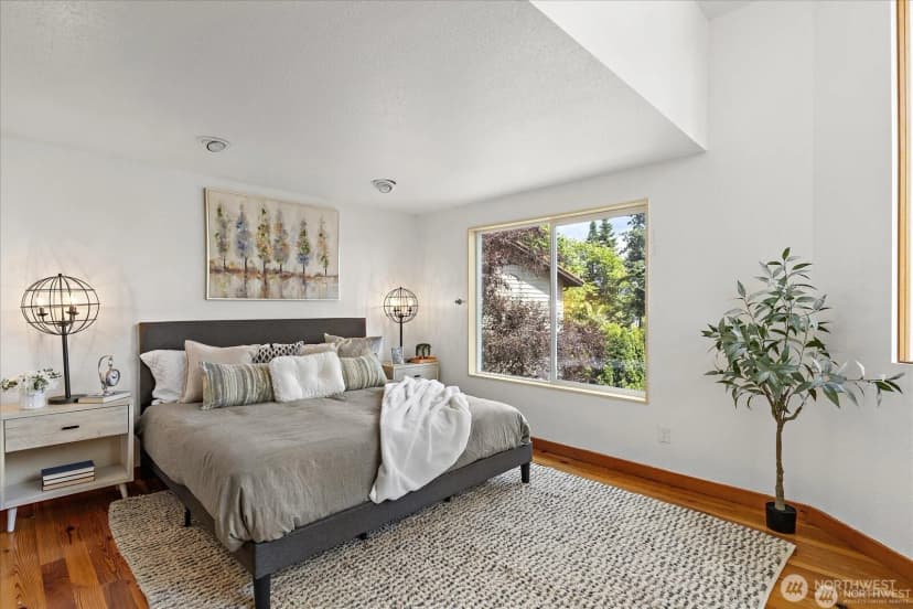 Property photo for 8526 E Mercer Way, Mercer Island photo 17